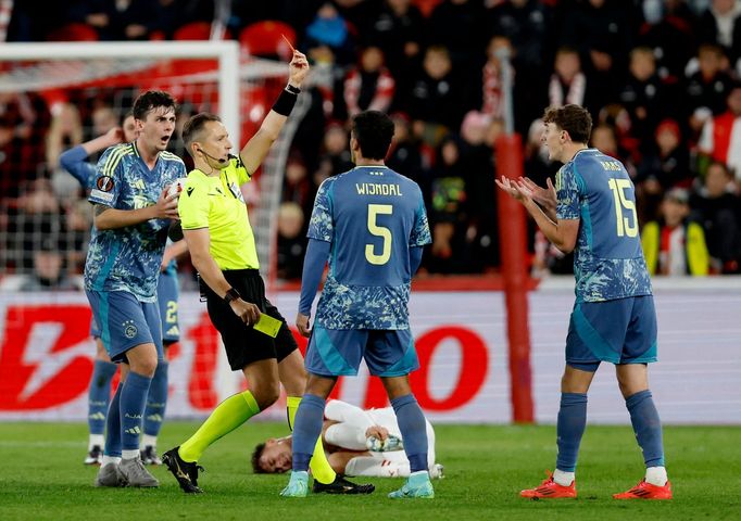 Soccer Football - Europa League - Slavia Prague v Ajax Amsterdam - Fortuna Arena, Prague, Czech Republic - October 3, 2024 Ajax Amsterdam's Youri Baas is shown a red card