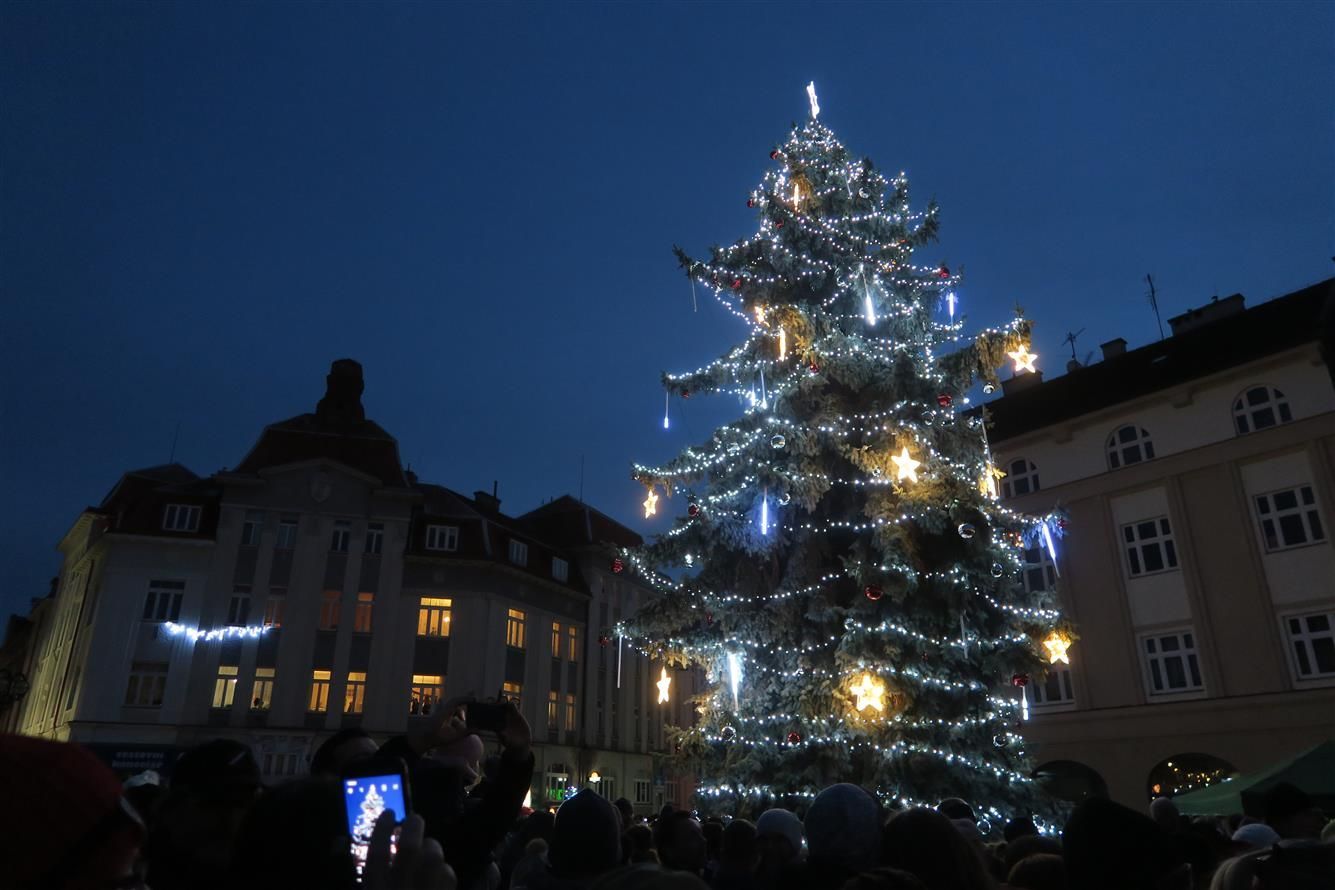 Vánoční strom Hradec Králové 2019
