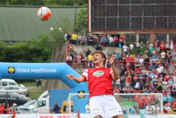 Petr Švancara se v sobotu rozloučil na legendárním fotbalovém stadionu Za Lužánkami se svojí kariérou. Na exhibici dorazily desetitisíce lidí.