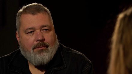 Lidé v Rusku nechtějí slyšet pravdu, televize zvítězila nad ledničkou, říká Muratov