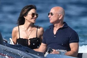 No Space for Bezos. Benátky vyhlížejí miliardářovu svatbu i bouřlivé protesty