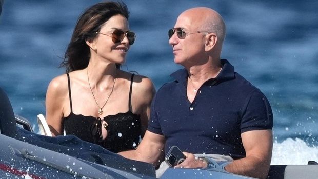No Space for Bezos. Benátky vyhlížejí miliardářovu svatbu i bouřlivé protesty