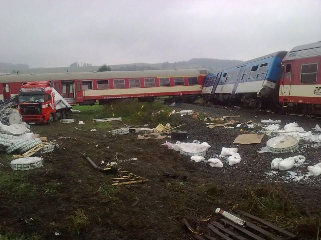 Střet vlaku a kamionu