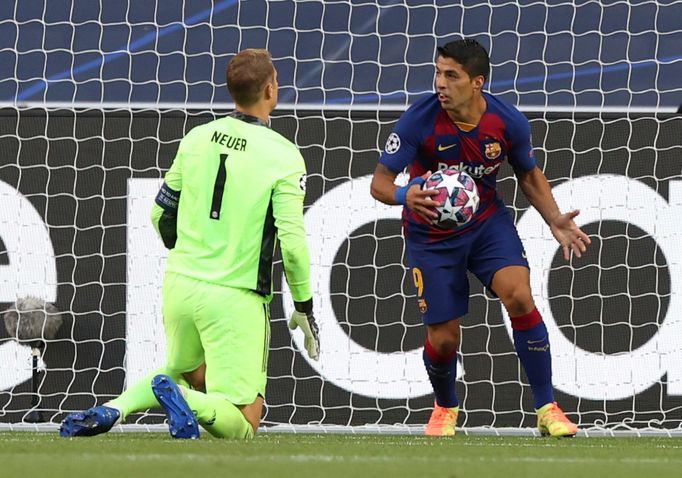 Manuel Neuer a Luis Suárez ve čtvrtfinále LM Barcelona - Bayern