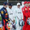 Alexander Albon, Max Verstappen, Lewis Hamilton, Valtteri Bottas, Charles Leclerc a Sebastian Vettel před prvními testy F1 v Barceloně 2020