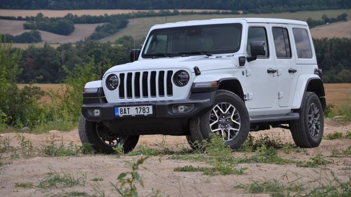 Test: Slavný Jeep Wrangler se chytl záchranného kabelu. V Evropě přežije jako hybrid; Zdroj foto: Martin Přibyl