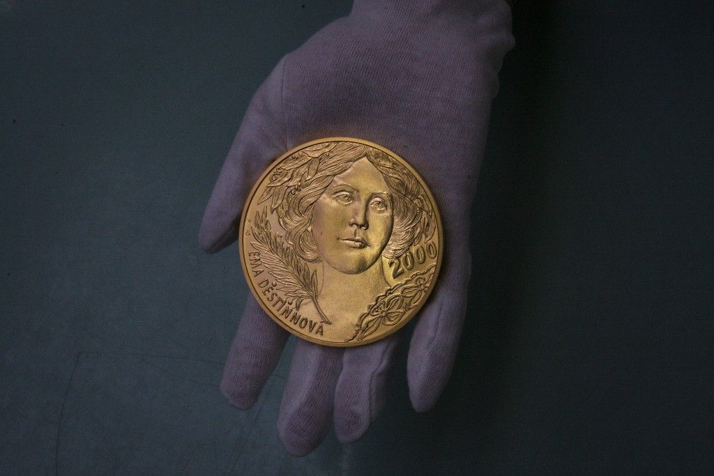 Česká mincovna razí zlatou kilogramovou medaili
