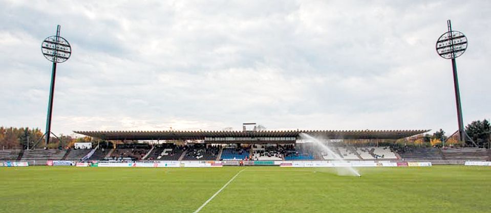 Jednorázové užití / Fotogalerie / Hradecký stadion "Pod lízátky" je tu s námi už 55 let