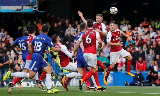 Shkodran Mustafi (Arsenal) v zápase proti Chelsea - neuznaný gól