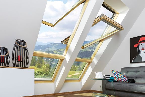 Výklopně-kyvné střešní okno FAKRO Preselect Max pro nerušený výhled.