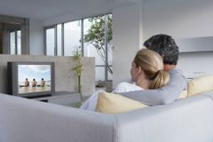 Pozemní televizní signál využívá 52 procent domácností