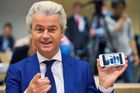 Zakážeme mešity i korán, vyženeme "lůzu". Strana Geerta Wilderse může v nizozemských volbách vyhrát