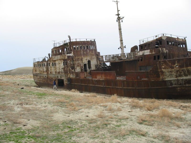 Aralské jezero - lodě končí na souši