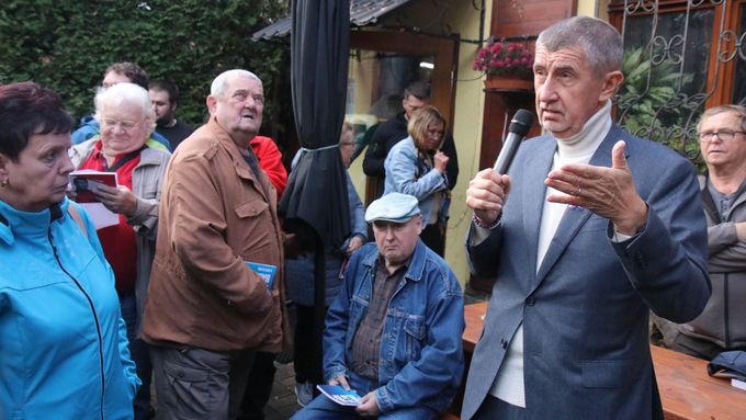 Dva dny po oficiálním oznámení prezidentské kandidatury vyjel Andrej Babiš shánět voliče. Začal v Ústeckém kraji.