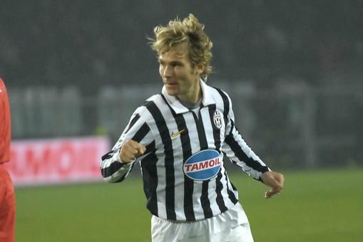 Pavel Nedvěd opět vedl Juventus k vítězství.