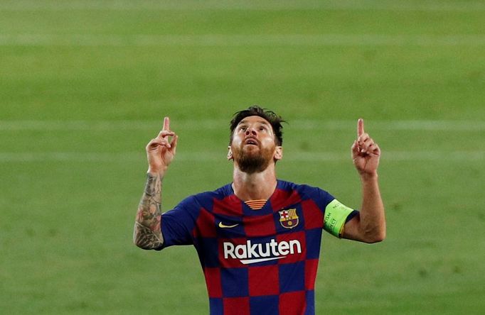 Lionel Messi slaví gól v odvetném osmifinále Ligy mistrů Barcelona - Neapol