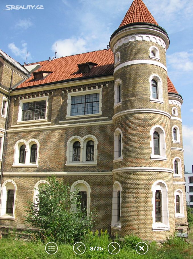 Bývalý klášter České pošty na Smíchově