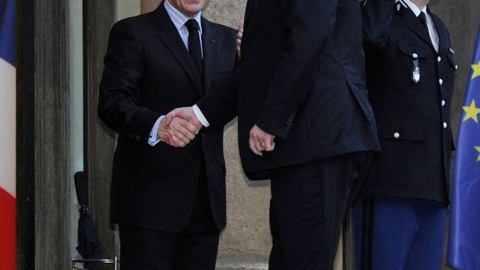 Tentokrát Sarkozy Nečase neoslovil. Nepřekvapuje nás to, říká premiér