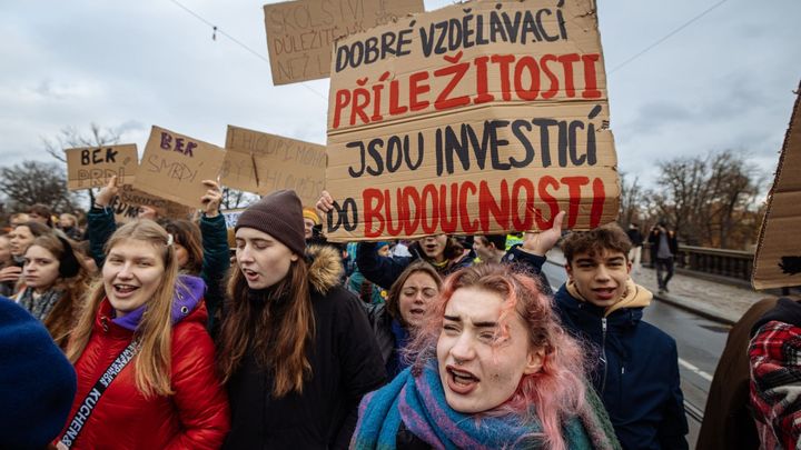 Premiér nás dehonestoval, vnímáme ale obrat k lepšímu, hodnotí Učitelská platforma