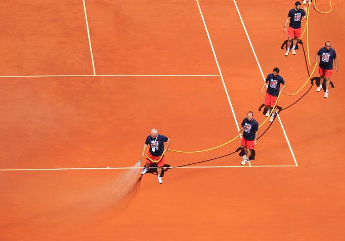 Pořadatelé chladí kurt Phillipe Chatriera v semifinále French Open 2013