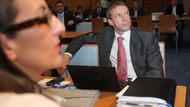 Kongres ODS: Pavel Bém sleduje úvodní slovo Mirka Topolánka