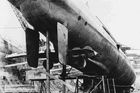Vrak německé ponorky zalije beton