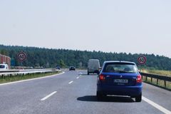 Výmluvy řidičů na osobu blízkou skončí, řekli poslanci