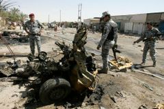 Útok na policejní stanici v Iráku má 31 obětí. Ozbrojenci se převlékli za policisty