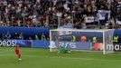 Nemanja Gudelj ze Sevilly neproměnil rozhodující penaltu v Superpoháru proti Manchesteru City