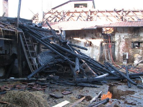 Požár domu a stodoly v Deblíně