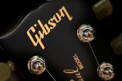 Výrobce kytar Gibson požádal o bankrotovou ochranu. Dluží téměř 11 miliard korun