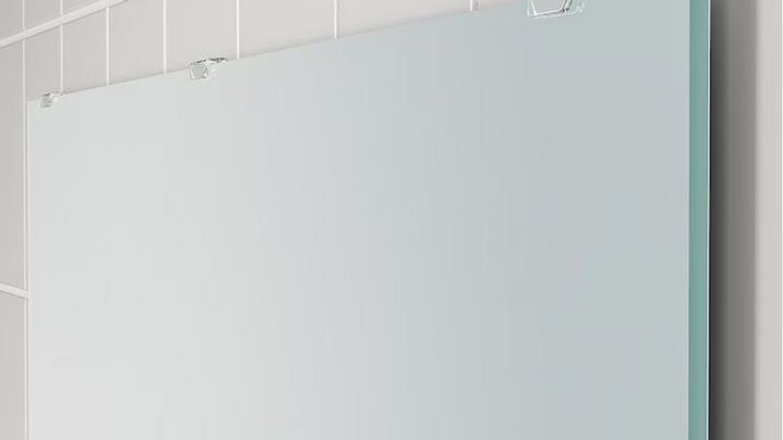 Ikea vyzývá k opravě zrcadel Lettan. Kování mohou být vadná, hrozí pád ze zdi; Zdroj foto: Ikea