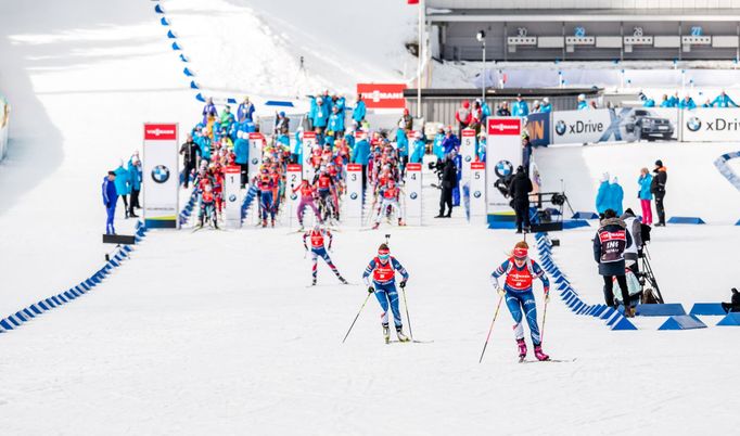 Stíhací závod biatlonistek v Holmenkollenu 2017