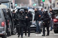 Na jihovýchodě Štrasburku probíhá razie, čtvrť je zablokovaná policejními auty