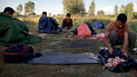 Jeden den v "džungli". Tudy se běženci snaží dostat do EU