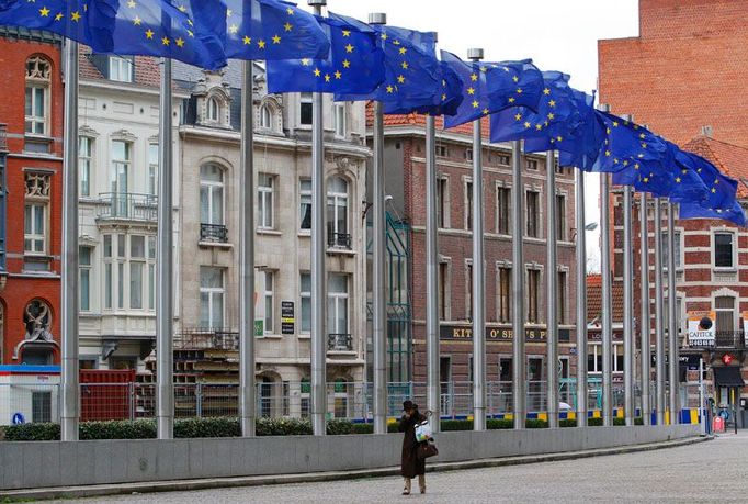 Tudy chodí euroúředníci do práce. Snímek z popředí Evropské komise.