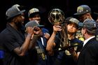 Basketbalisté Golden State smetli Cleveland a jsou mistry NBA