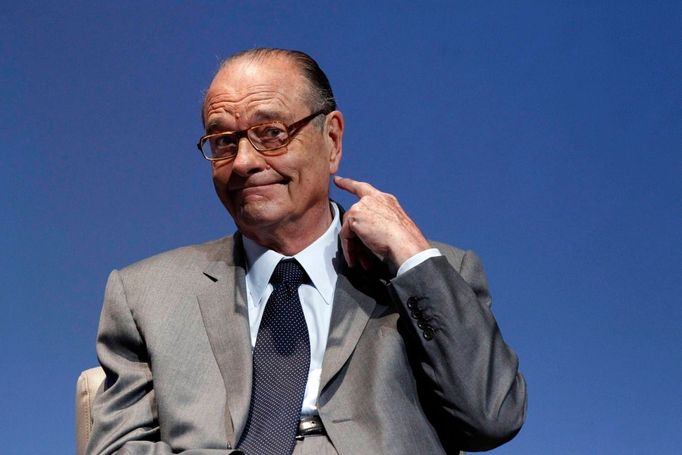 Francouzský exprezident Jacques Chirac dostal za zneužívání veřejných peněz na radnici v Paříži dvouletou podmínku.