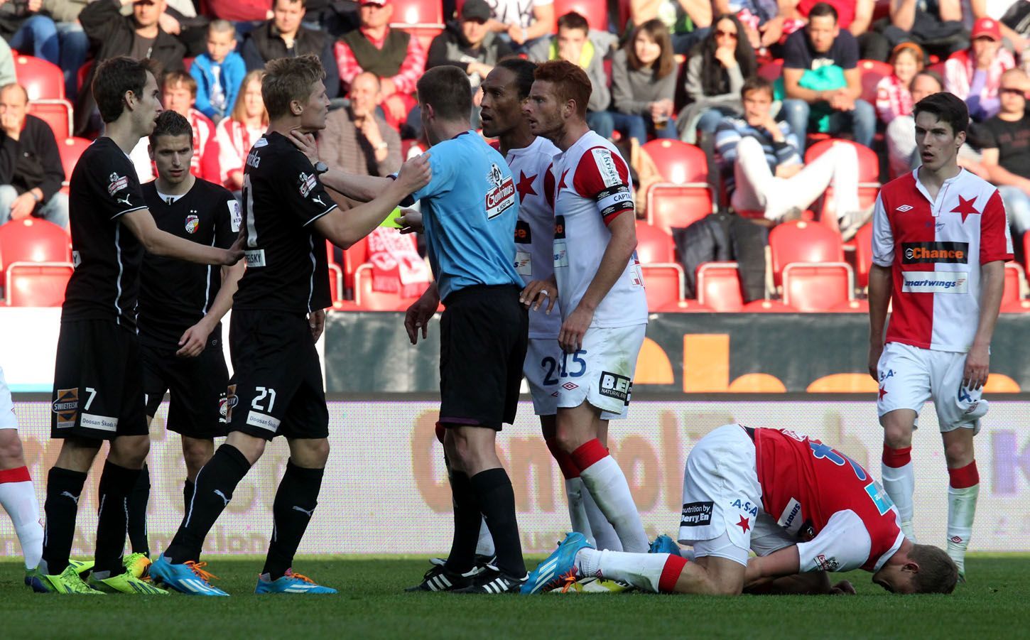 SK Slavia - Viktoria Plzeň: Neves, Necid, Proske, Procházka