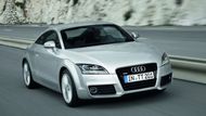 Audi TT (3.2 V6 quattro, rok 2007, 70t km, cena: 399 900 Kč) - Je zábavné a po deseti letech nevypadá vůbec špatně. Pohon všech kol zaručí hodně zábavy na sněhu.