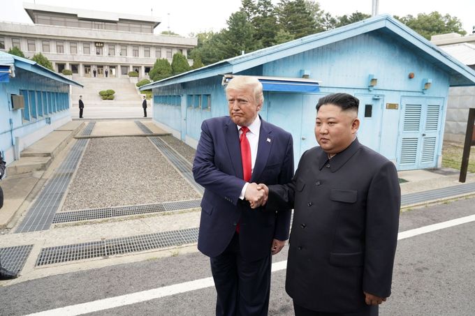 Setkání Trumpa a Kima.