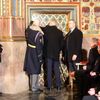 Vyjímání korunovačních klenotů ve Svatováclavské kapli
