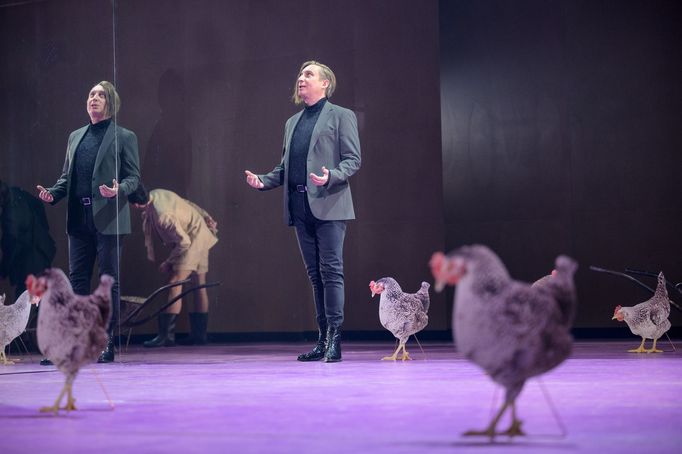 Robert Mikluš v roli Rudolfa.