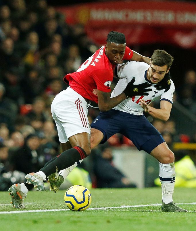 Soccer Football - Premier League - Manchester United v Tottenham Hotspur - Old Trafford, Manchester, Britain - December 4, 2019  Tottenham Hotspur's Harry Winks in action