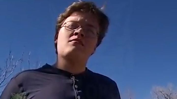 "Jaké to je vraždit." Neuvěřitelné přiznání na příjezdové cestě vyrazilo policii dech; Zdroj foto: Aktuálně.cz/YouTube/Explore With Us