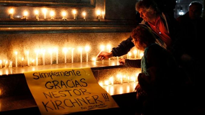 Argentinské truchlení: pohřeb exprezidenta Nestora Kirchnera