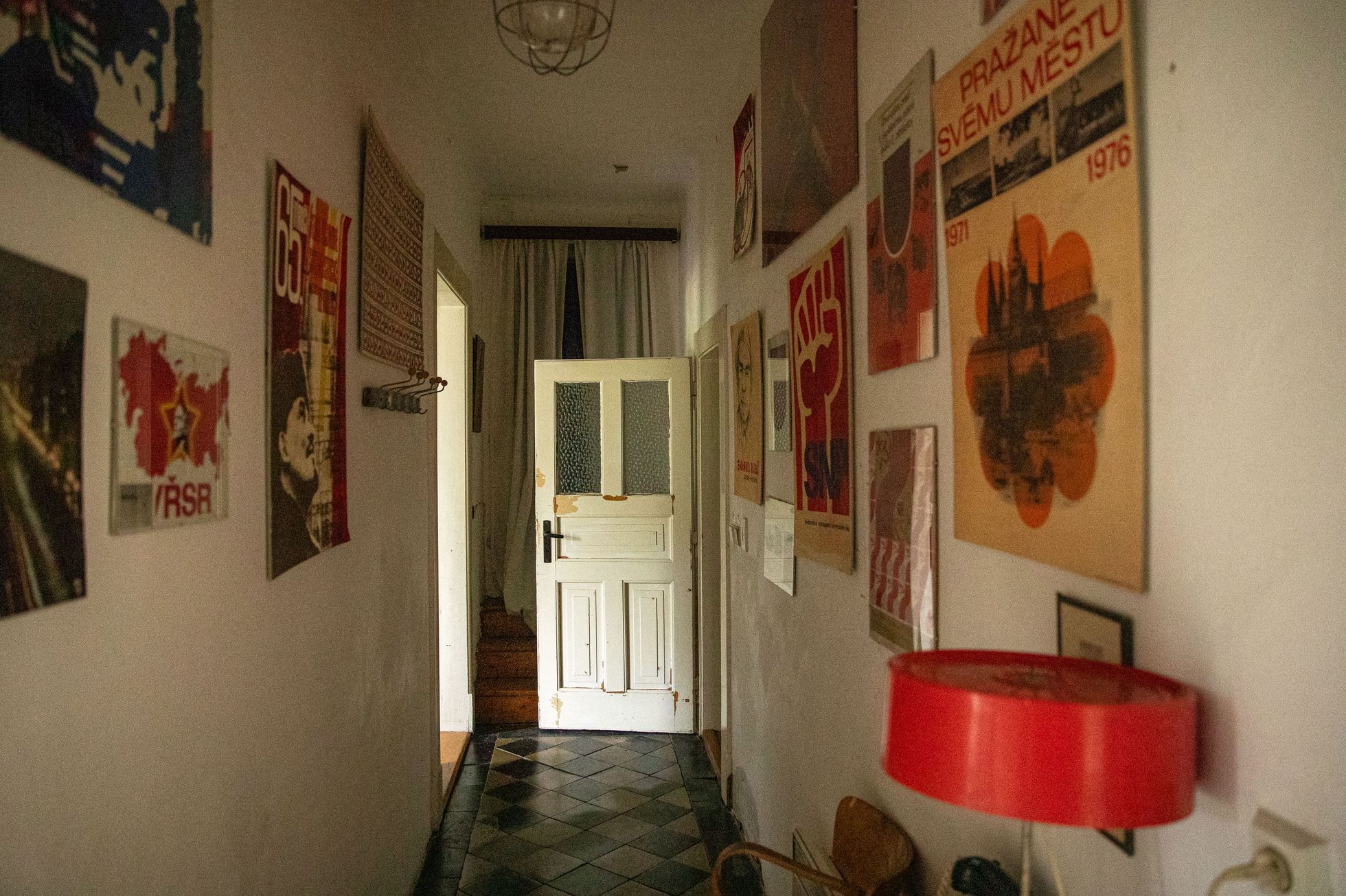 Ubytování na bývalé vlakové stanici Zbiroh, obec Kařez, majitel Jamison Young