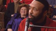 8. 1. Andrae Crouch. Americký skladatel, zpěvák a aranžér spolupracoval s Madonnou nebo Michaelem Jacksonem. Za svou práci získal sedm cen Grammy.