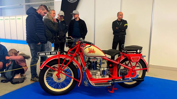 Jawa zabalená v bedně se prodala za více než čtvrt milionu, i nadále vedou Tatry; Zdroj foto: Eva Srpová