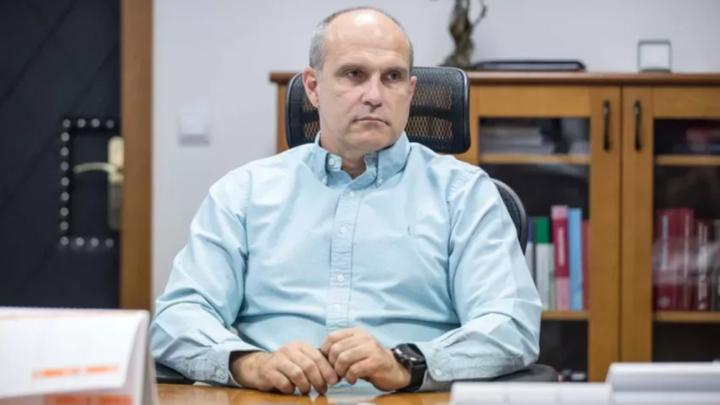 Slovenské vnitro nevyvěsí černý prapor za exšéfa policie. Ten si vzal život v cele